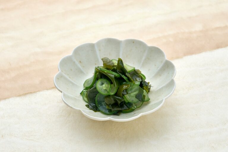 胡瓜とわかめの酢の物